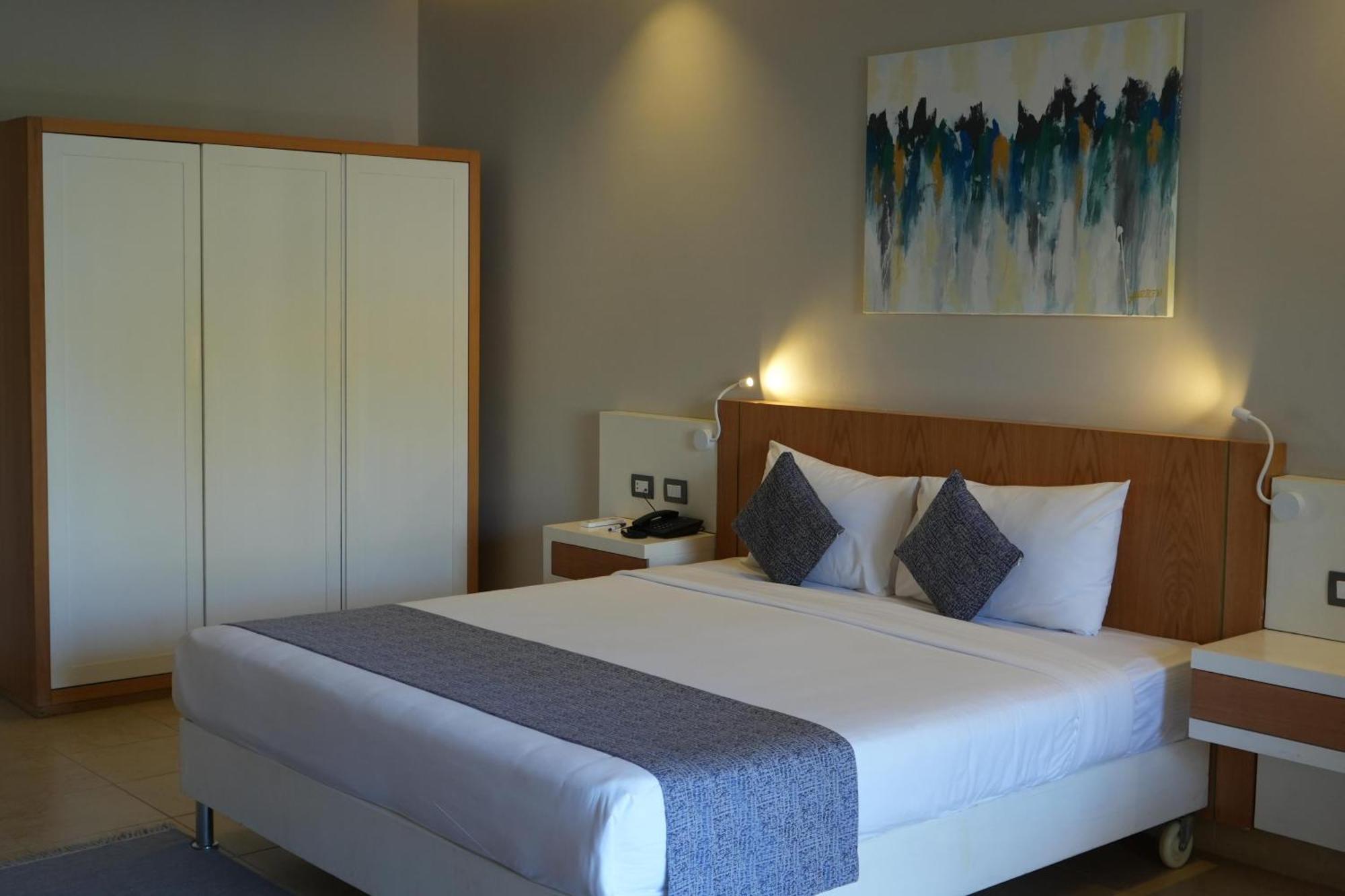 Sataya Resort Marsa Alam Esterno foto A bedroom at the hotel