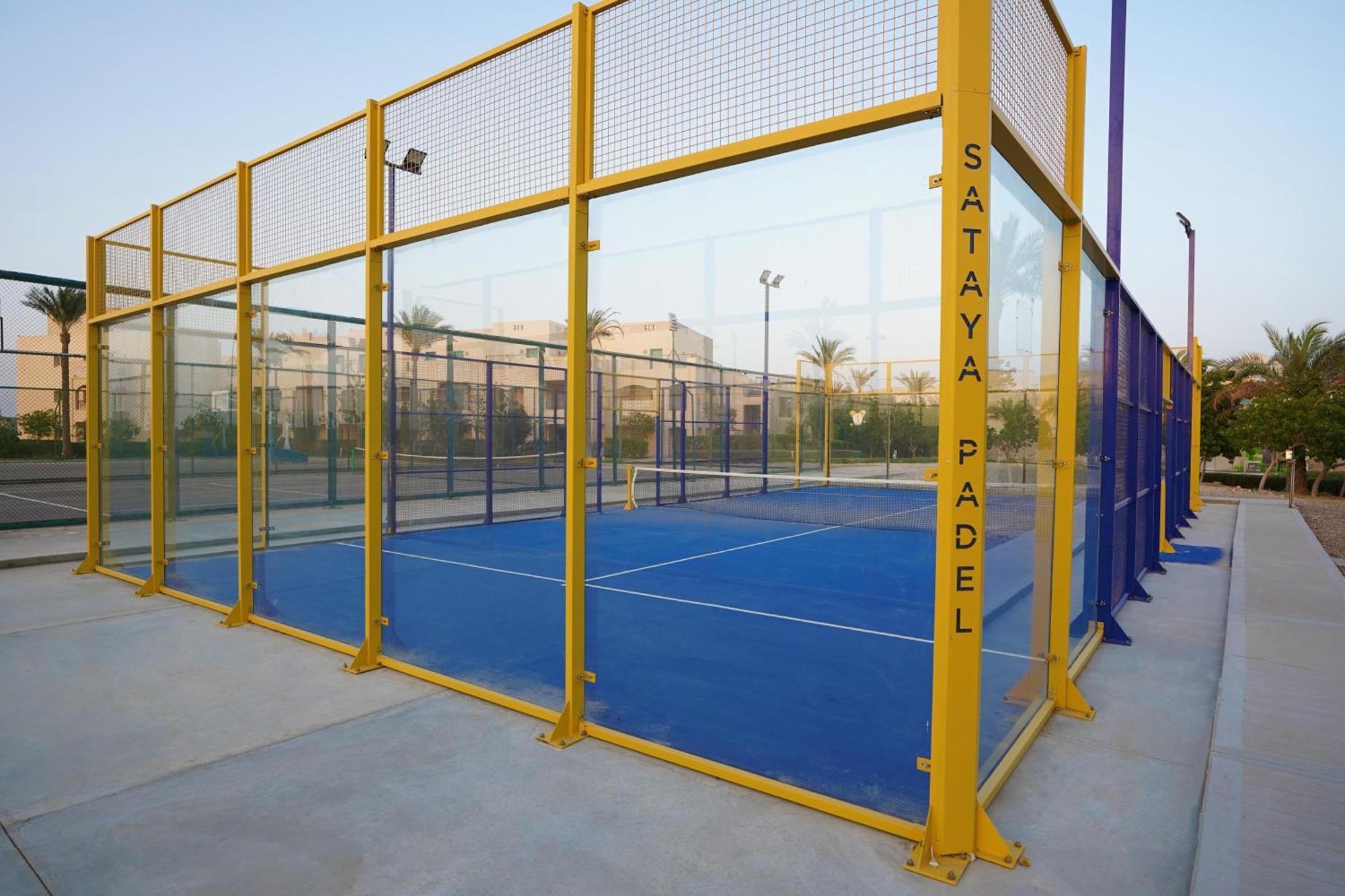 Sataya Resort Marsa Alam Esterno foto A paddle tennis court