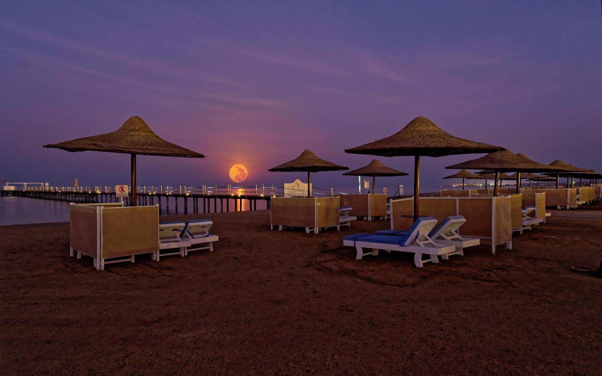 Sataya Resort Marsa Alam Esterno foto Beach at the Grand Hotel