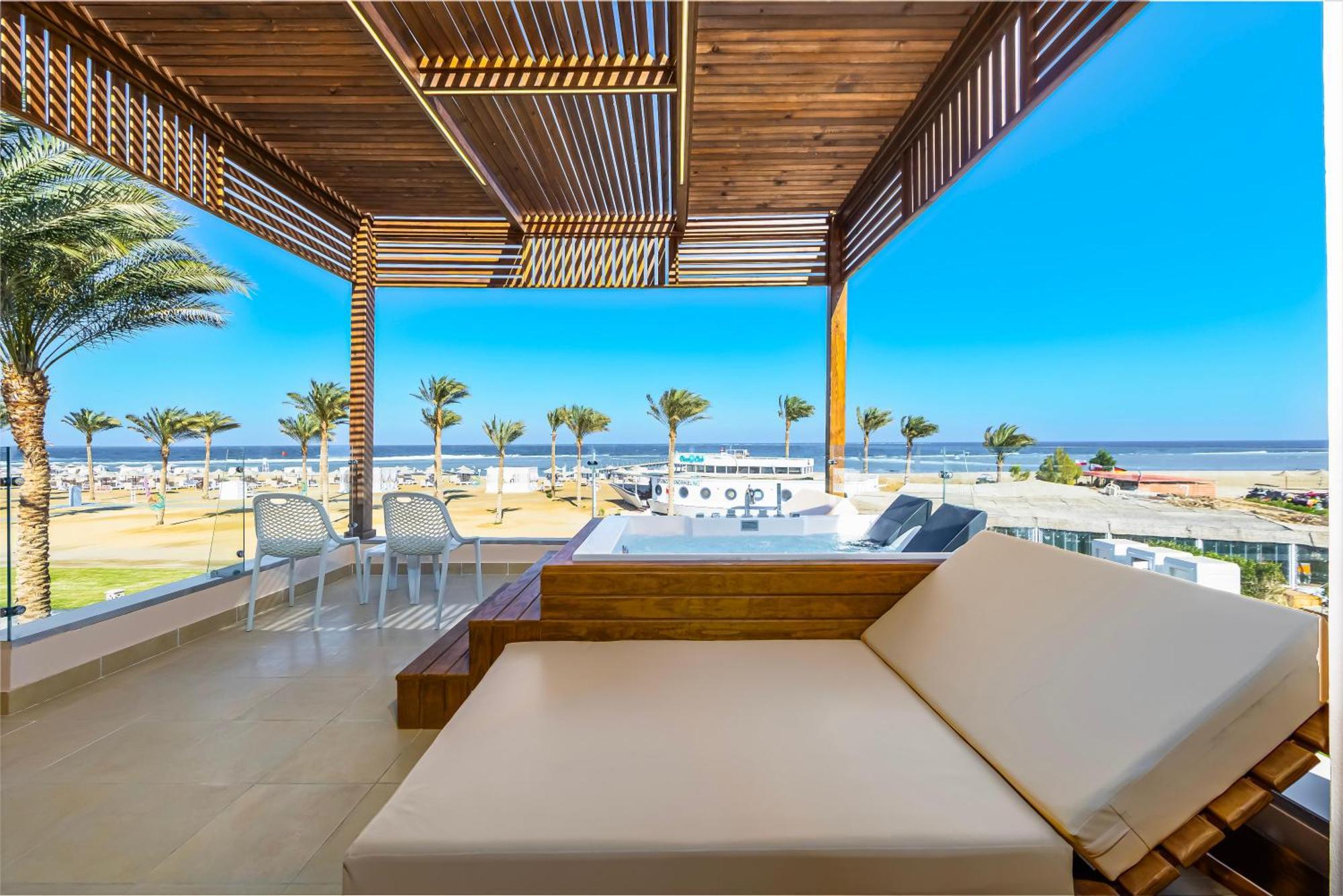 Sataya Resort Marsa Alam Esterno foto The beach at the Hilton Sharm El Sheikh Resort